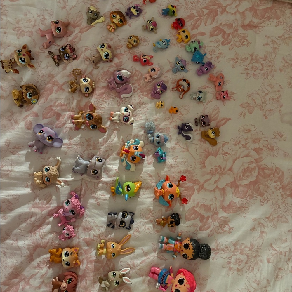 Littlest Pet Shop Figurines Collection